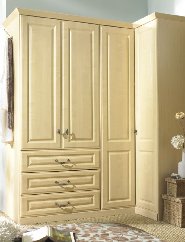 Alternative image for Traditional Double Wardrobe Maple